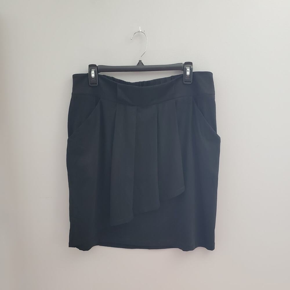 AGB Black Pleated Front Pockets Straight Skirt L